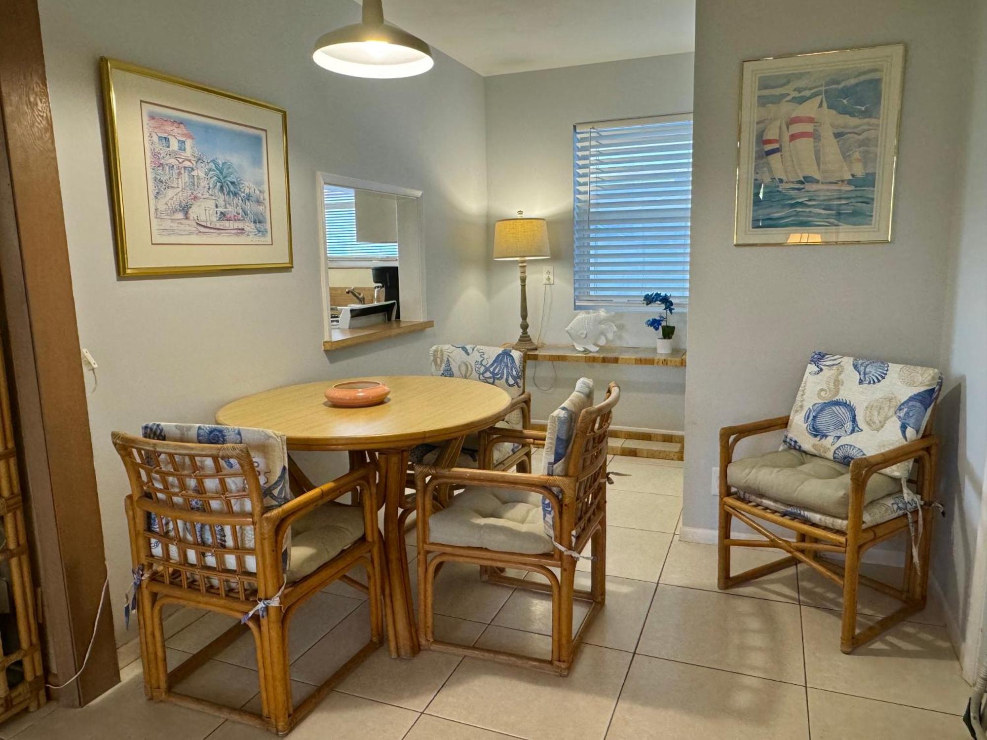 The Grove Beach Condominiums Делрей Бийч Екстериор снимка